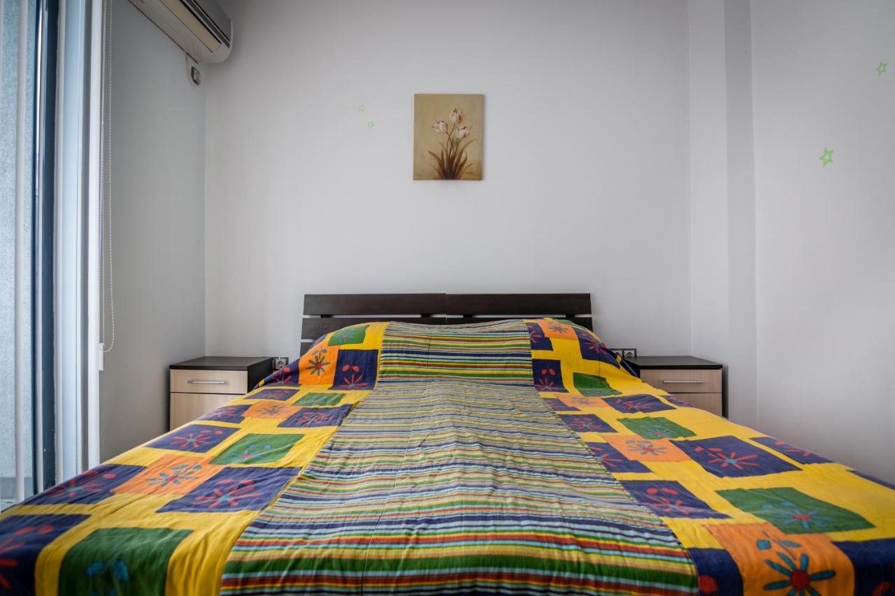 Cozy One-Bedroom Apartment In Night Breeze Burgasz Kültér fotó