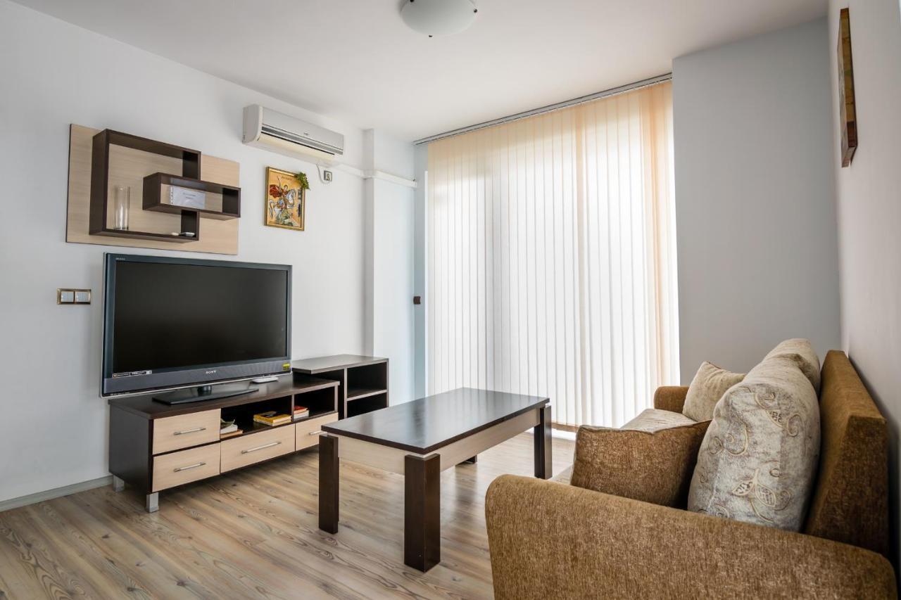 Cozy One-Bedroom Apartment In Night Breeze Burgasz Kültér fotó