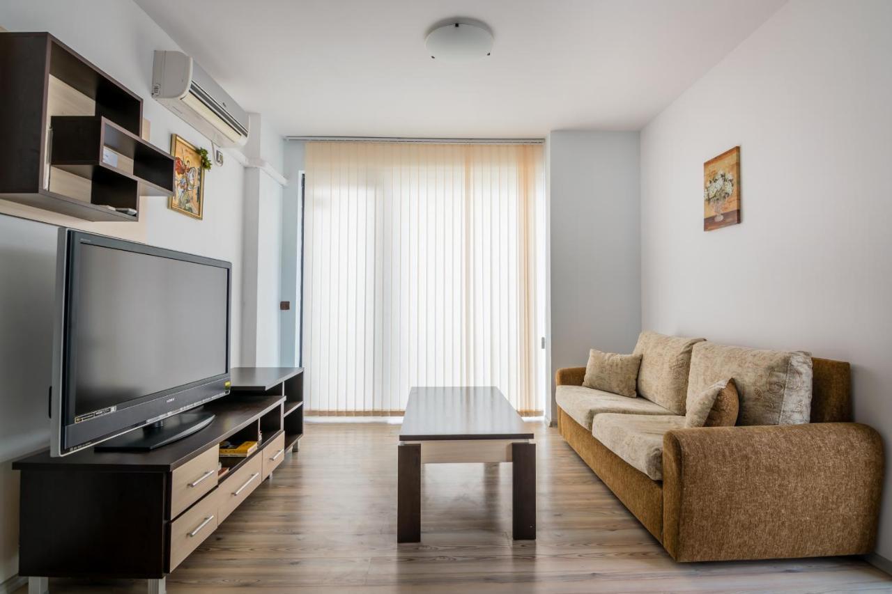 Cozy One-Bedroom Apartment In Night Breeze Burgasz Kültér fotó