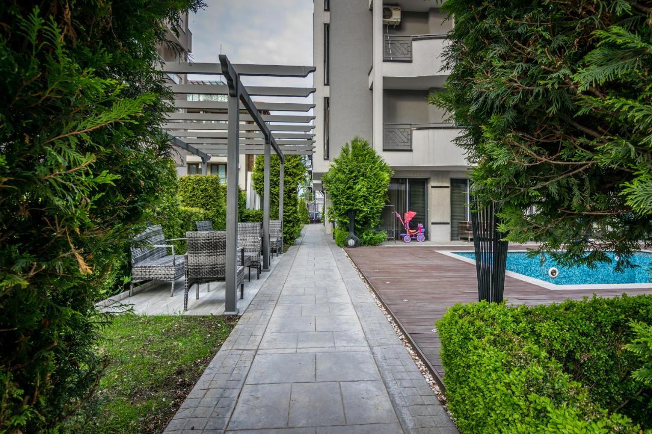 Cozy One-Bedroom Apartment In Night Breeze Burgasz Kültér fotó