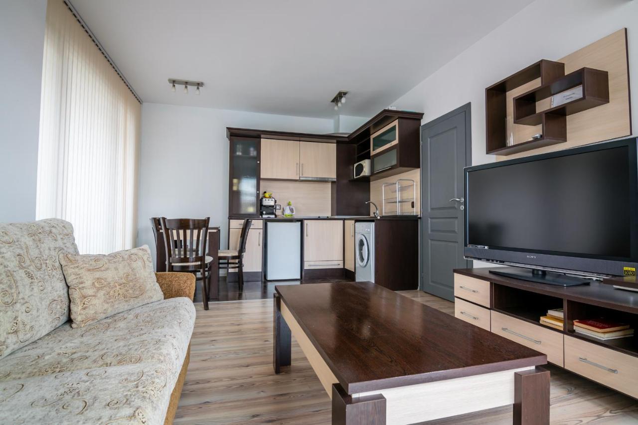 Cozy One-Bedroom Apartment In Night Breeze Burgasz Kültér fotó